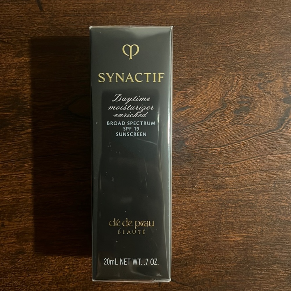Cle de Peau